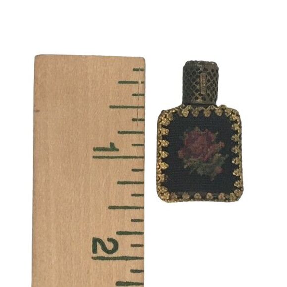 Vtg Austrian Glass Perfume Bottle Petit Point Floral Rose Brass Filigree Ormolu - Picture 12 of 13